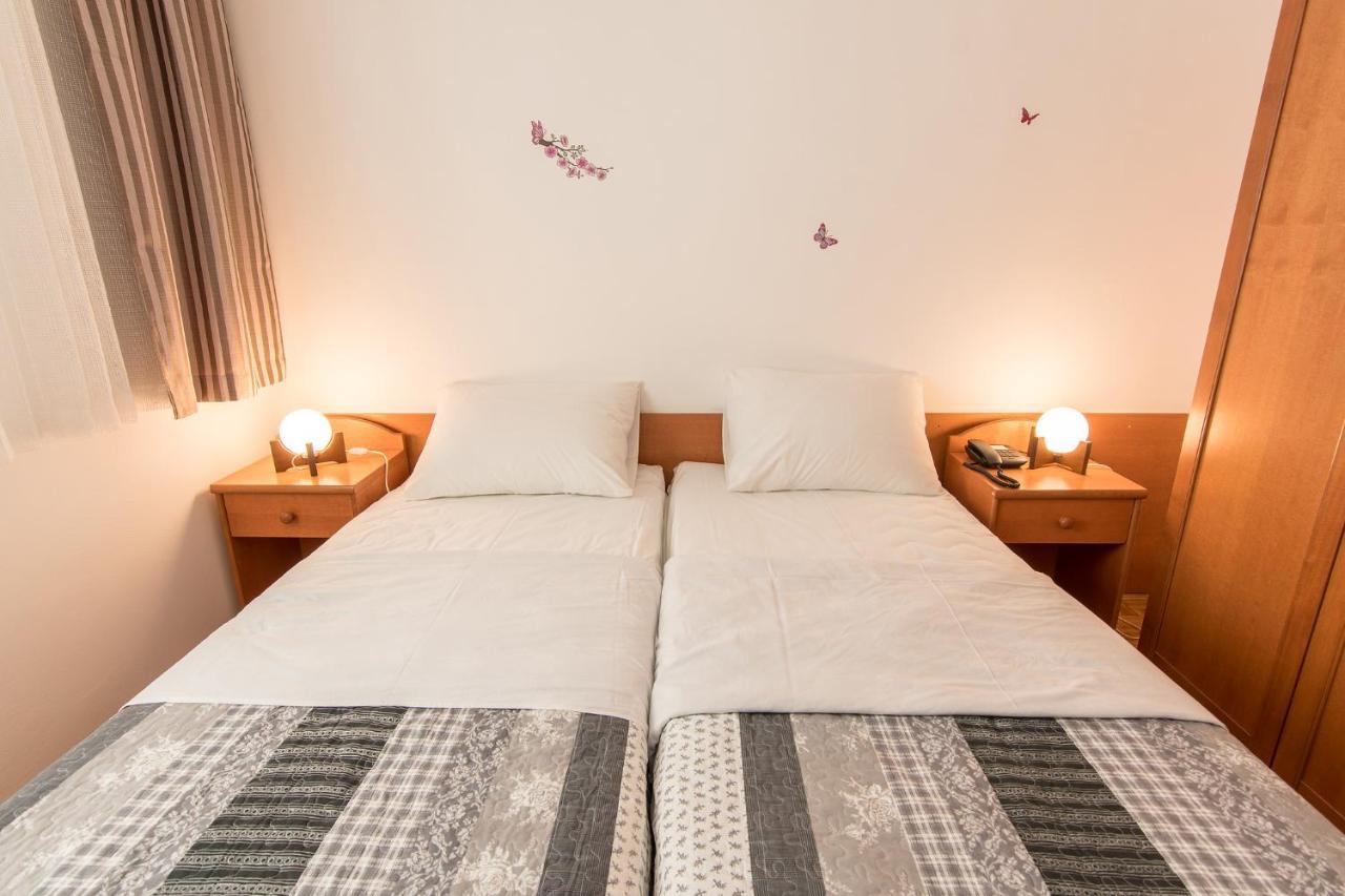 Hotel Barba Starigrad Paklenica Eksteriør bilde