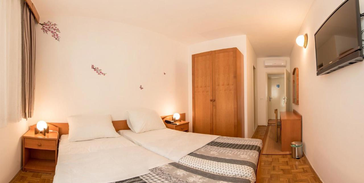 Hotel Barba Starigrad Paklenica Eksteriør bilde
